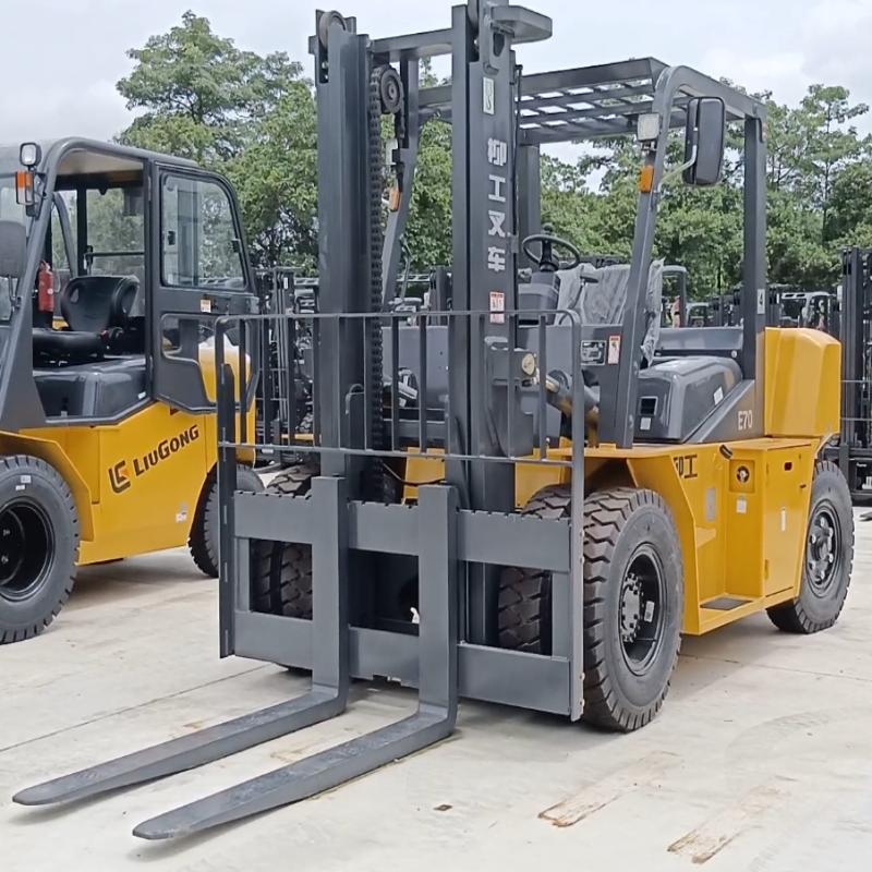 カスタマイズされたヘビーデューティーフォークリフトトラック2 - Heavy Equipment Useful Life のレビューと価格